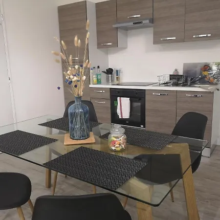 T3 Avec Salle De Bain Privative Par